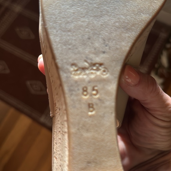 Like new AUTHENTIC COACH WEDGE SLINGS TAN worn a few times indoors COMFY AND HOT - Picture 7 of 7